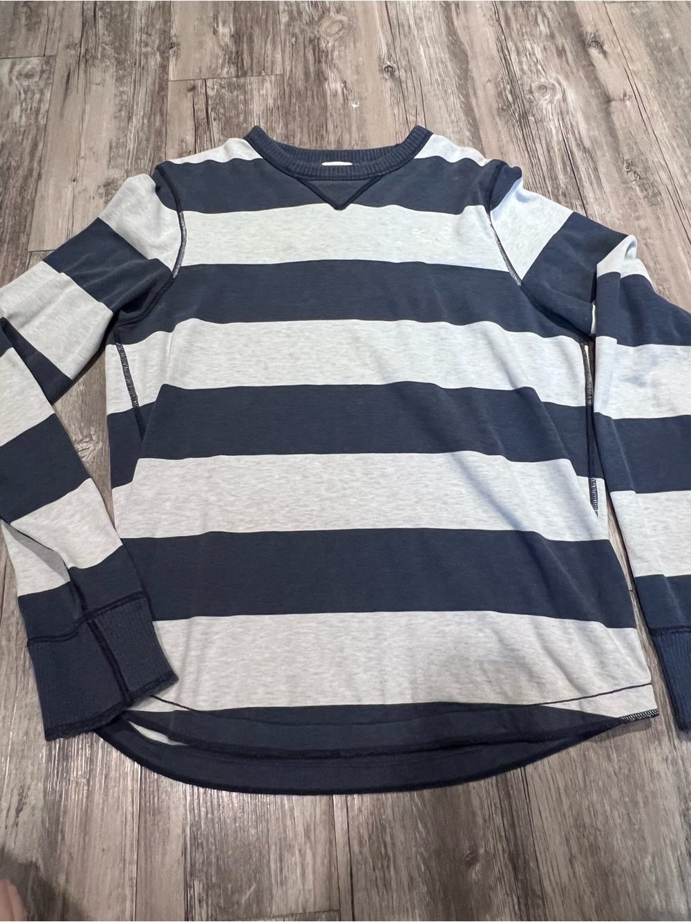 Abercrombie and Fitch Men Long-Sleeve Navy and Light Gray Stripe Crewneck Shirt